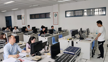 信息科學技術(shù)學院有序推進2020屆本科生畢業(yè)答辯工作——網(wǎng)絡技術(shù)服務的支撐與保障